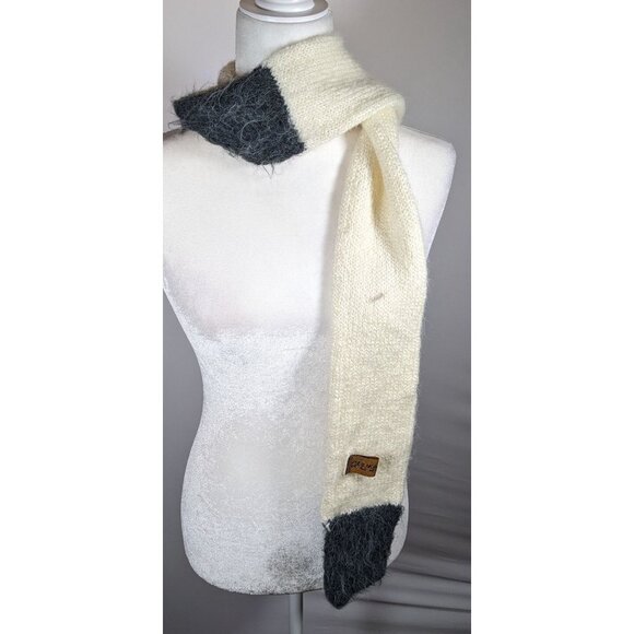 Aerika Peruvian Rustic Cream And Grey Scarf - Picture 6 of 7